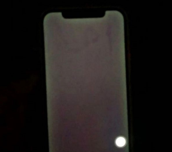 贺州苹果手机维修分享苹果客服回应 iPhone 12 屏幕“发绿”问题 